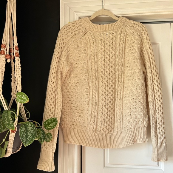 JCrew - Women Size Medium - Cream  blended lambswool - Pom Pom Front - Picture 11 of 11